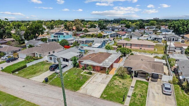 Building Photo - 2709 W Abdella St