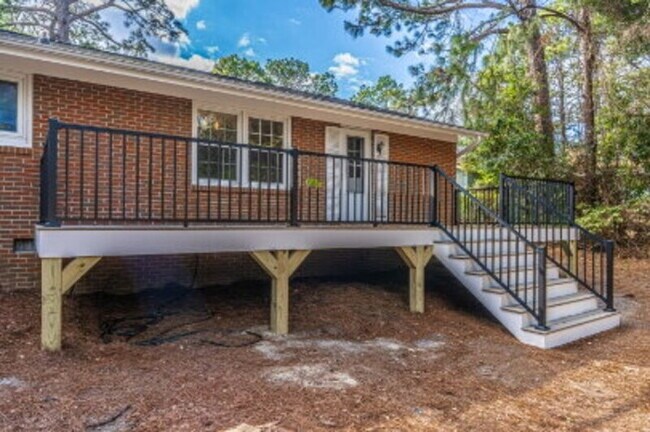 Building Photo - 160 W Delaware Ave