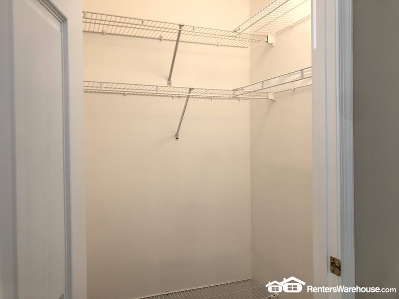 Building Photo - 6300 Bayberry Ct