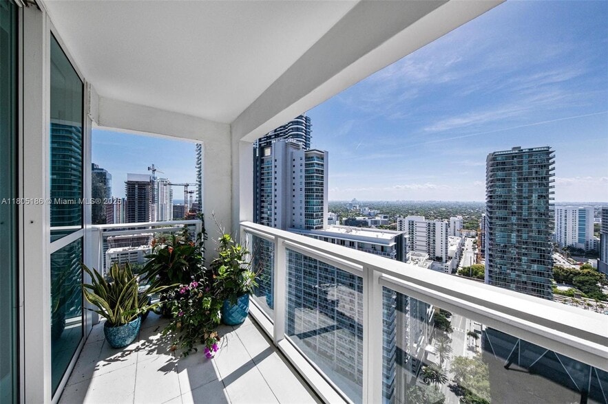 Building Photo - 1080 Brickell Ave
