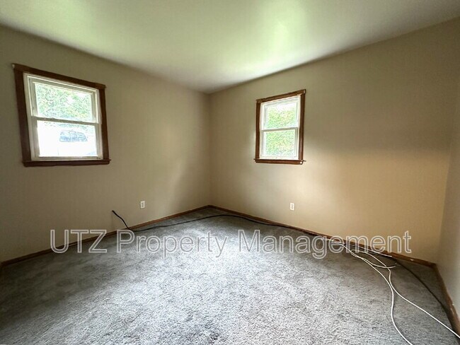 Building Photo - 444 E Green St