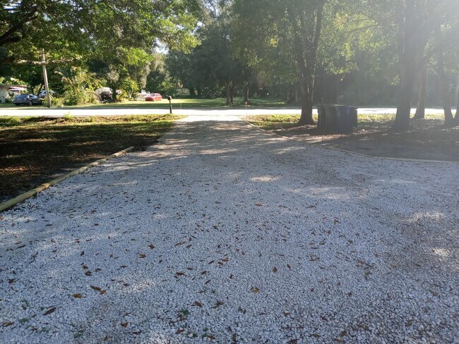 Building Photo - 2737 Garden St