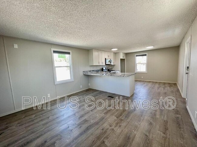 Building Photo - 437 Riverfront Dr