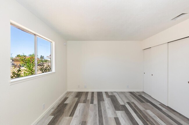 Building Photo - 15073 Mojave St