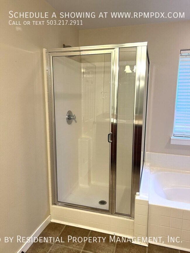 Building Photo - 15355 SW Greenfield Dr