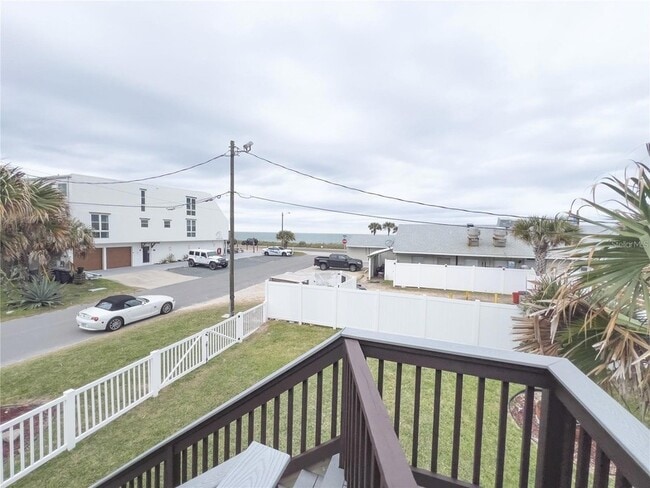 Building Photo - 820 N Central Ave