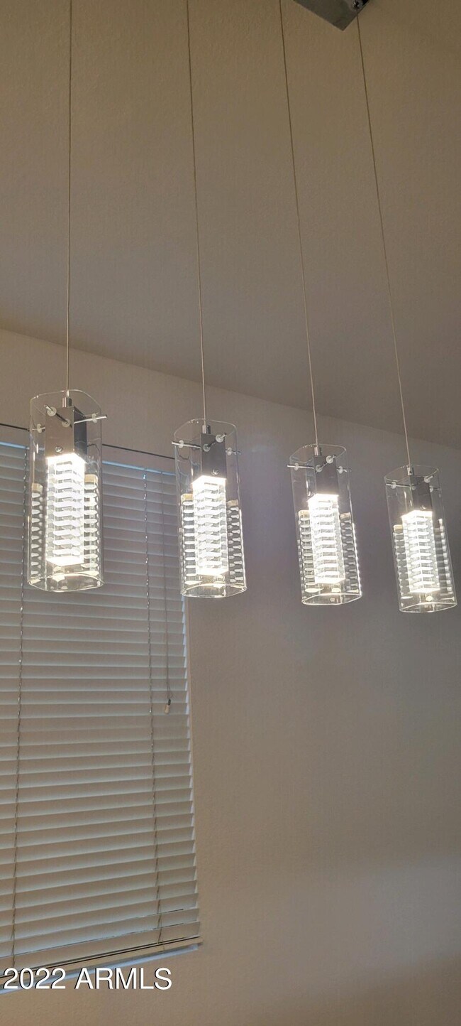 Building Photo - 7323 E Overlook Dr