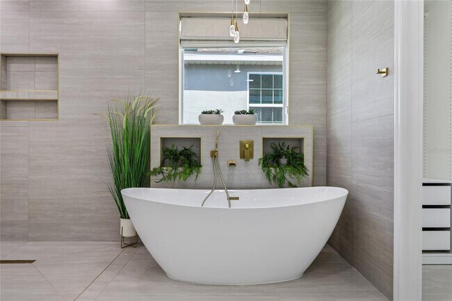 Building Photo - 14612 Glade Hill Park Way