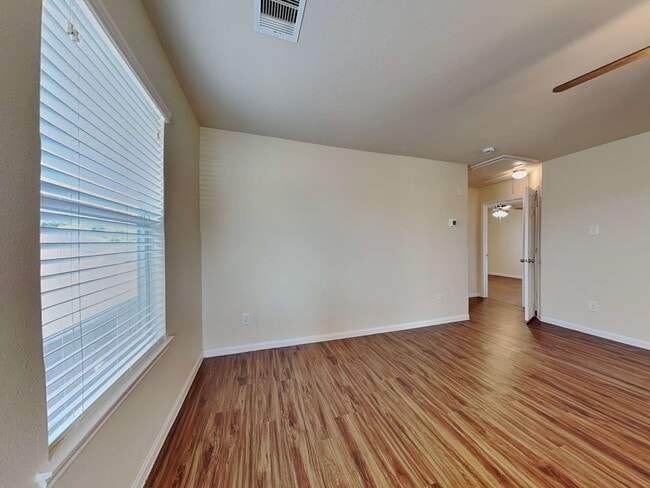 Building Photo - 18826 N Lyford Dr