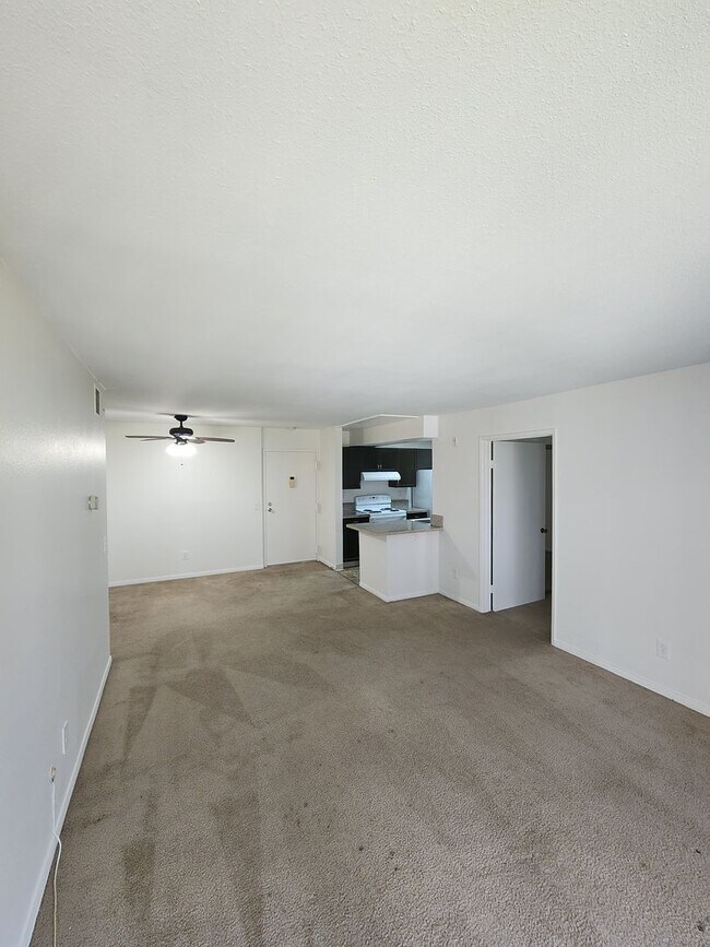 Building Photo - Gorgeous and Comfortable - Dual Master Suites - 2BD/2BA - East Mission Valley