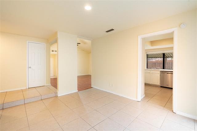 Building Photo - 510 Cranbrook Park