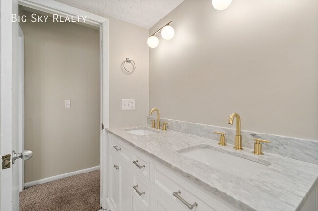 Building Photo - 110 North St