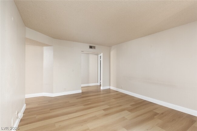 Building Photo - 3151 N Soaring Gulls Dr