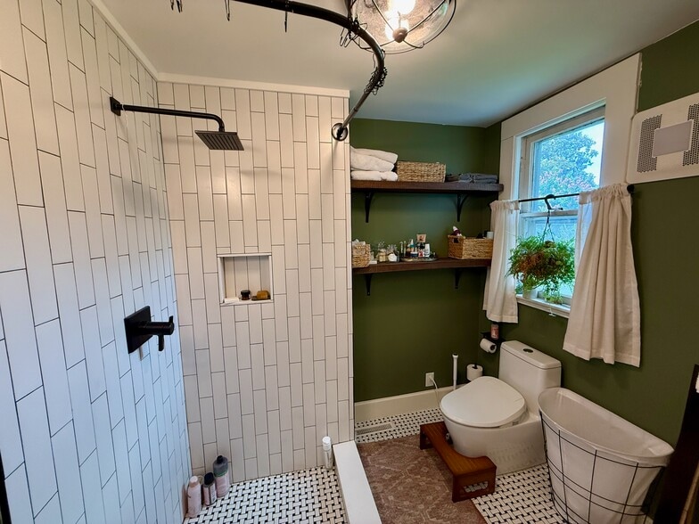 Building Photo - 918 Gratz St