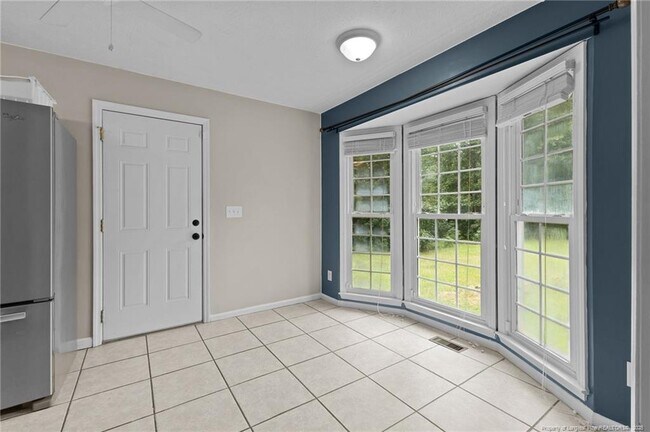 Building Photo - 810 Whispering Pines Rd