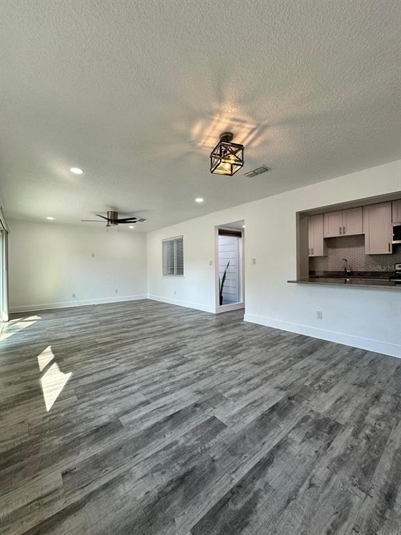 Building Photo - 516 Pigeon Cir