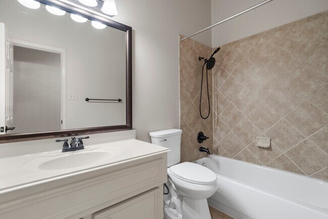 Building Photo - 2602 White Falls Dr