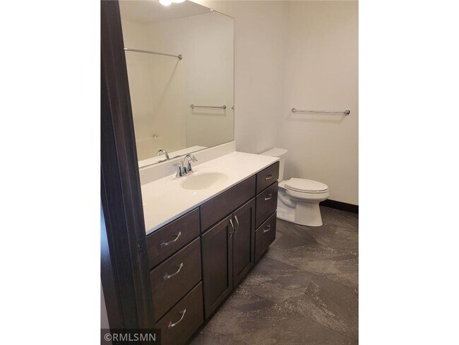 Building Photo - 1929 Cypress Ct