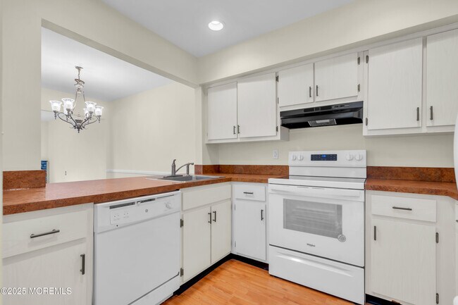 Building Photo - 30 Berkshire Ct