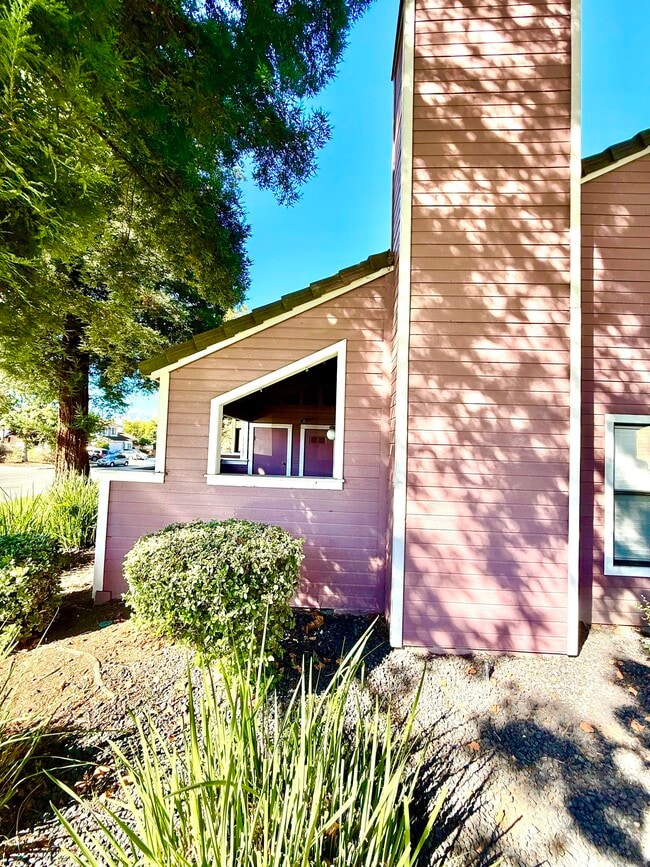 Primary Photo - 2713 Harvest Ln
