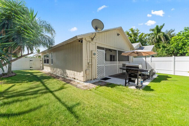 Primary Photo - 8745 Sol Terrace