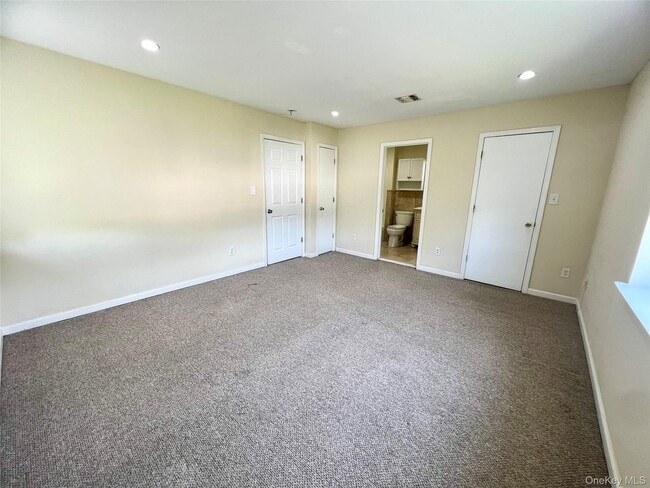 Building Photo - 60 Peach Pl