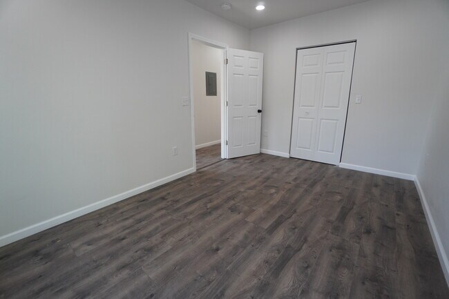 Building Photo - 5801 Juniper Ave