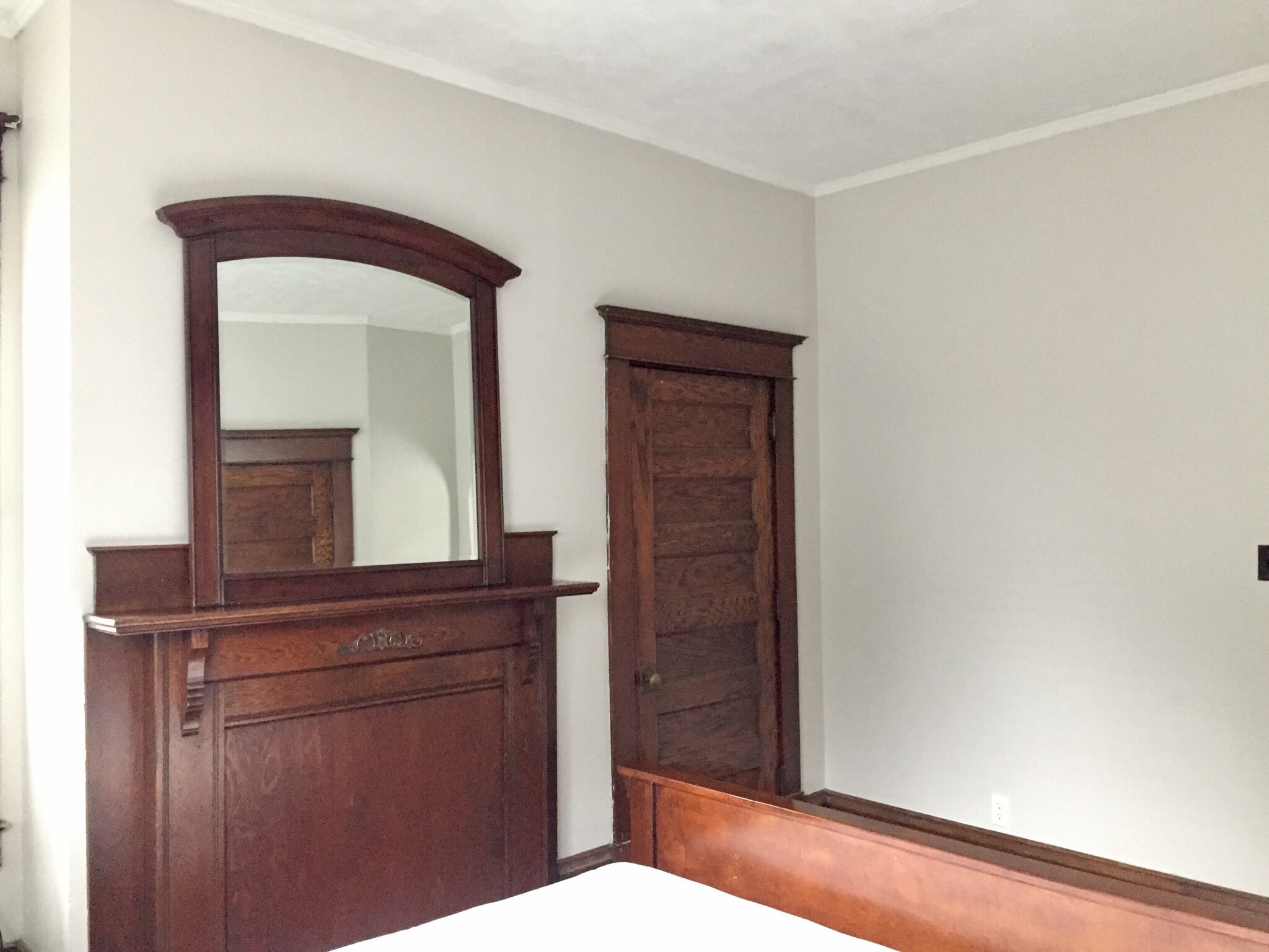 Bedroom opposite wall with decorative fireplace - 350 Cobun Avenue