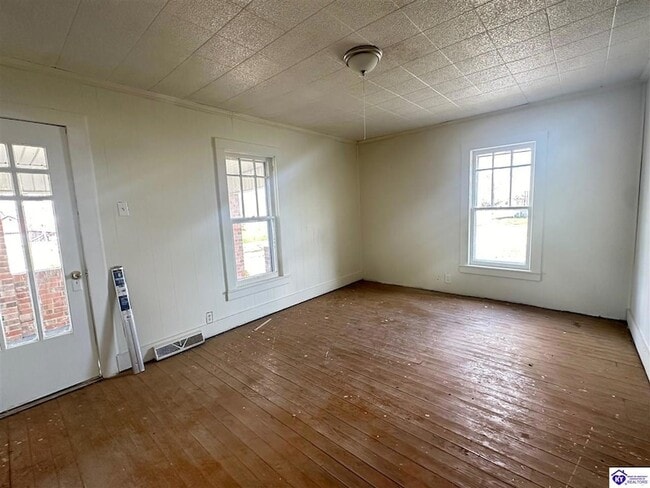 Building Photo - 3067 Greensburg Rd