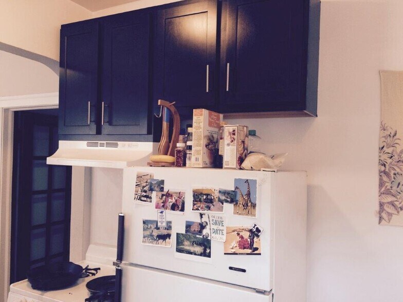 Building Photo - 2520 N Sawyer Ave