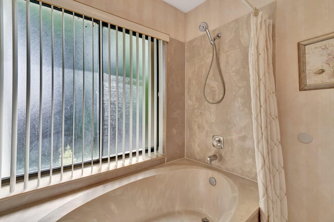 Building Photo - 5760 Piping Rock Dr