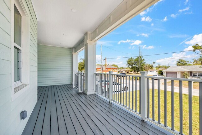 Building Photo - 8622 Inwood Dr