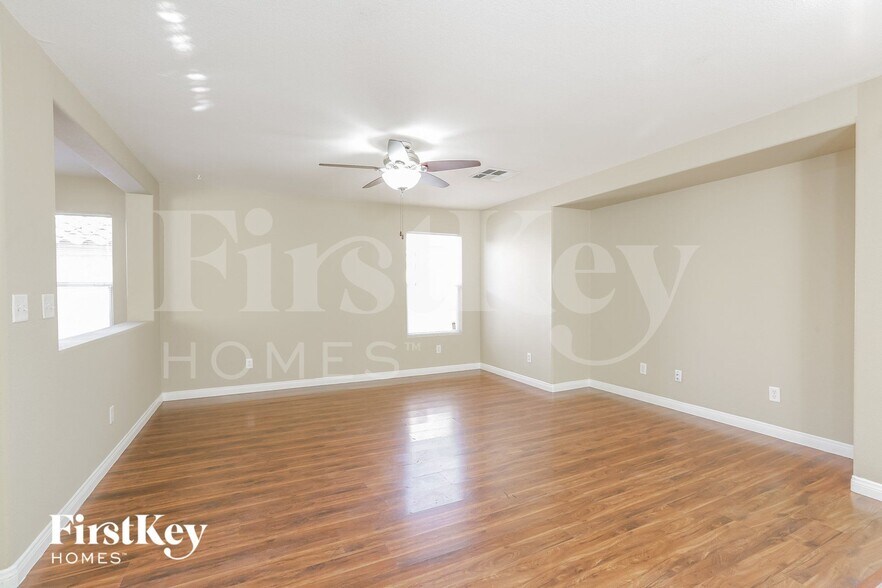 Building Photo - 11035 Calder Ave