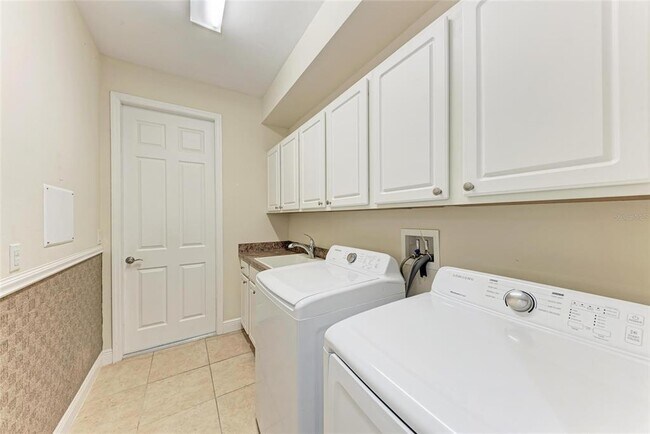 Building Photo - 1310 Cielo Ct