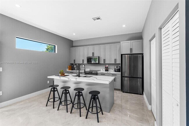 Building Photo - 808 NW 5th Terrace