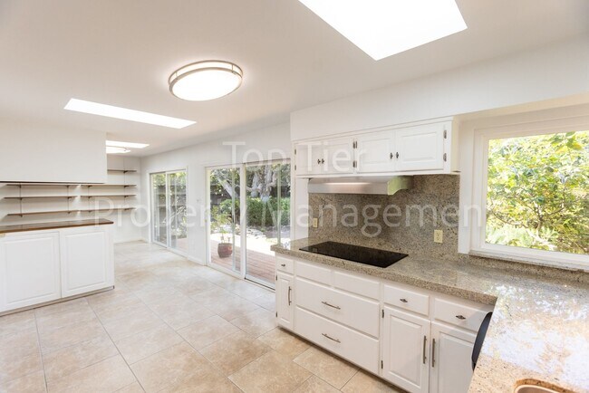 Building Photo - Charming Mid-Century Home | 4BR, 3BA | 2,424 Sq Ft | 8,400 Sq Ft Lot | Prime La Jolla Location**$...