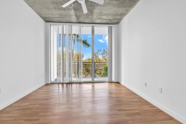 Building Photo - 300 S Australian Ave