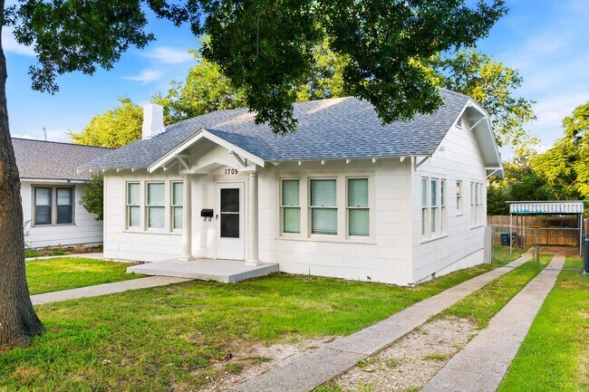 Building Photo - 1705 Virginia Pl