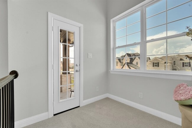 Building Photo - 3520 Helios Ln