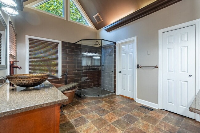 Building Photo - 3 Buckingham Ct