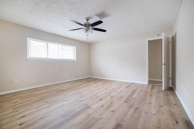 Building Photo - 22914 Grand Rapids Ln