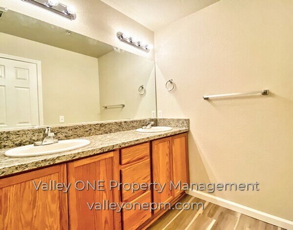 Building Photo - COMING SOON! Private Ground Floor Townhome in Desirable Complex with Attached 2 Car Garage