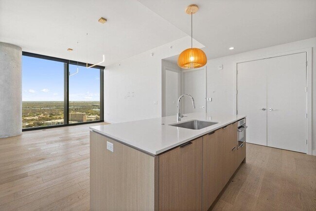 Building Photo - 44 East Ave