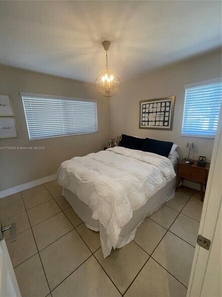 Building Photo - 9770 SW 85th Ter
