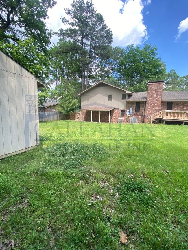 Building Photo - Jacksonville Foxwood Home