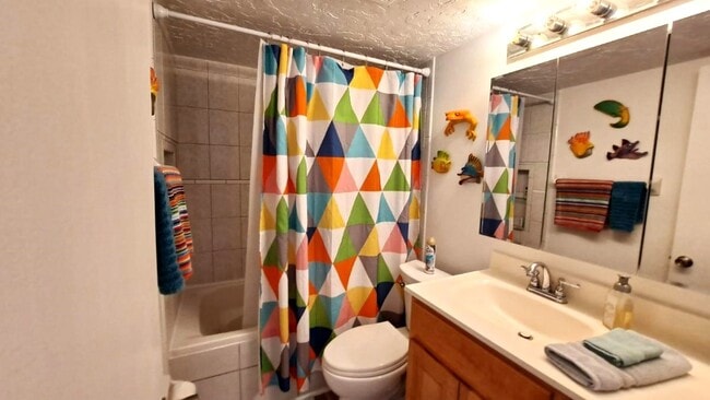 Full Bathroom - 5600 N Banana River Blvd