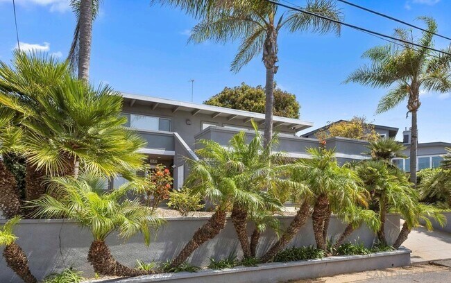 Building Photo - 1647 Haydn Dr
