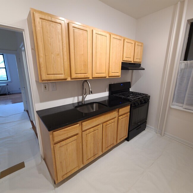 Building Photo - 321 79th St