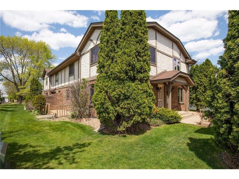 Exclusive area - 1411 10th Ave E