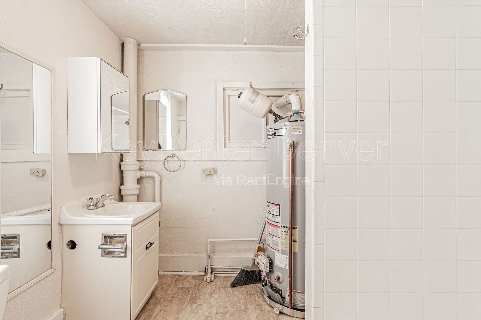 Building Photo - 2033 S Clayton St